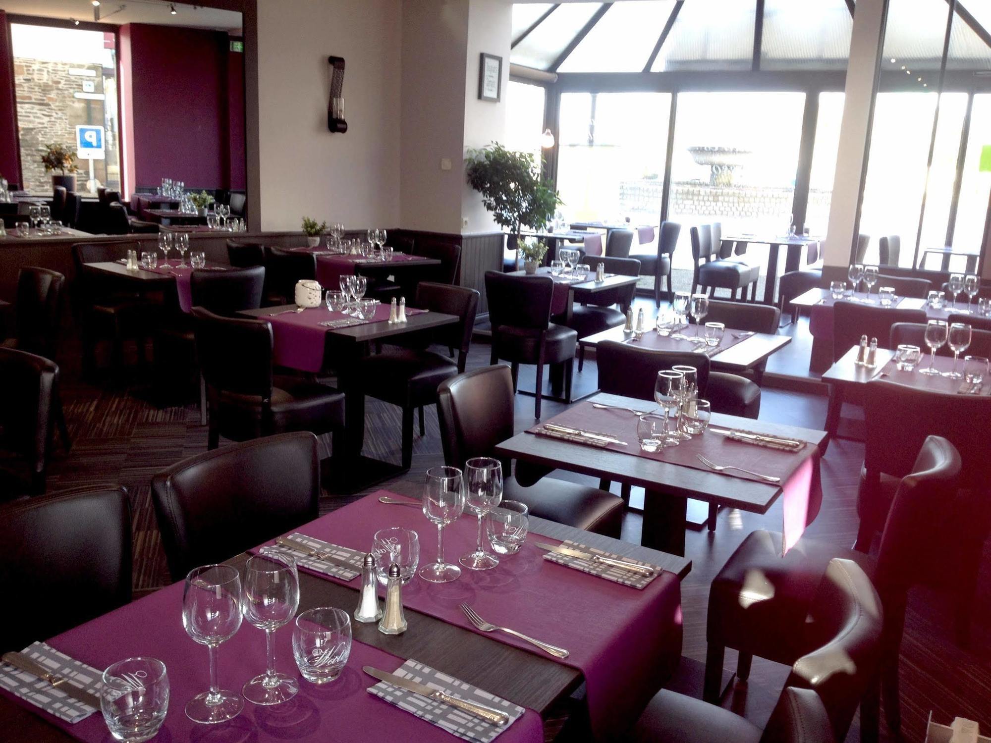Logis Hotel Et Restaurant La Tour Brette Pontorson Kültér fotó